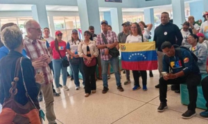 Sindicalistas solidarios con Cuba recorren sitios de La Habana