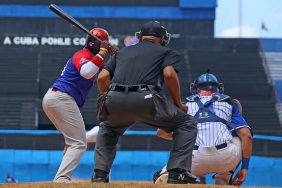 Liga élite del béisbol. Industriales vs Cazadores de Artemisa