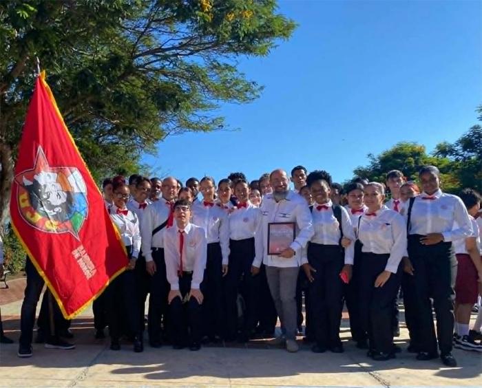 Entregan alto reconocimiento juvenil a PDL de formación de jóvenes