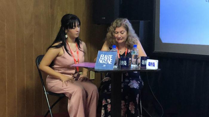 Ms. C. Iliana García, directora coral, pianista y profesora del Departamento de Musicología de la Universidad de las Artes, y Lya Azul Núñez Pérez, estudiante de Piano y Asignaturas Teóricas del Conservatorio Amadeo Roldán.