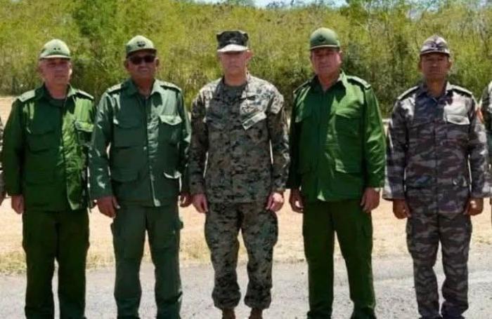 Reunión Fuerzas Armadas Revolucionarias con Comando Sur de Estados Unidos