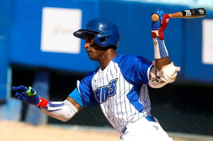 Industriales con medio boleto a la final de la Liga Élite