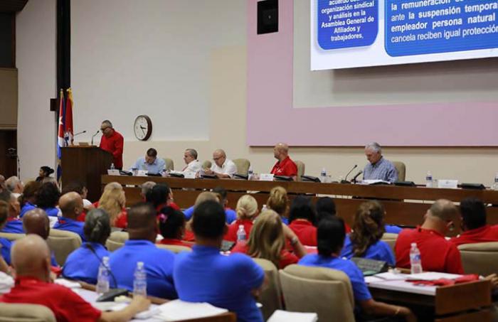 Díaz-Canel en Congreso de la CTC