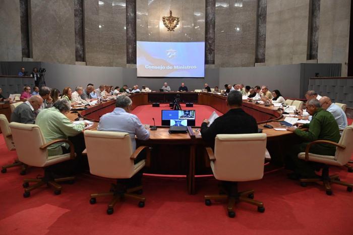 They approve the Prime Minister's proposal for the implementation of economic and social transformations in Cuba