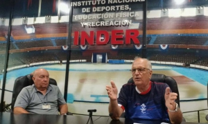 Conferencia de prensa sobre festival deportivo