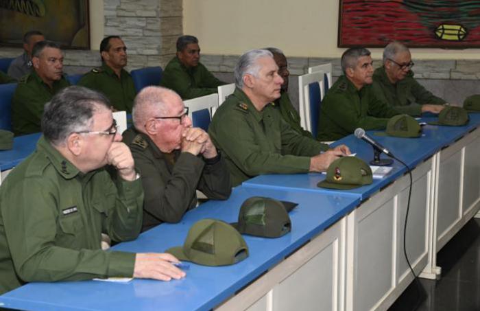 Miguel Díaz-Canel visita Zona de defensa «Latinoamericanos» en el Cerro