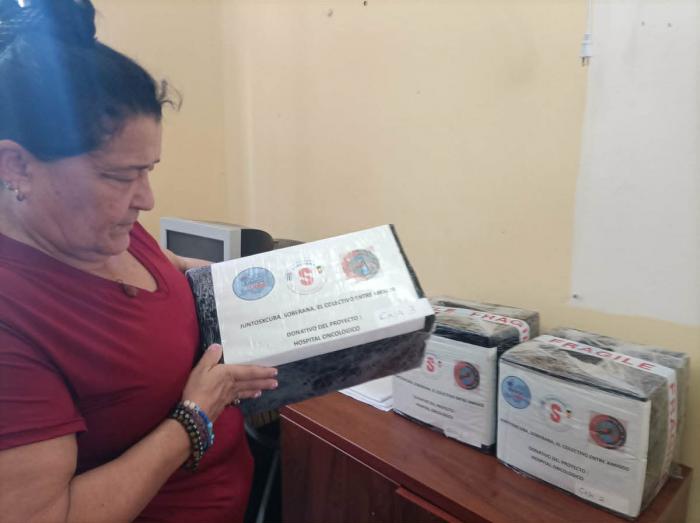 Donan insumos a hospitales e institutos de La Habana