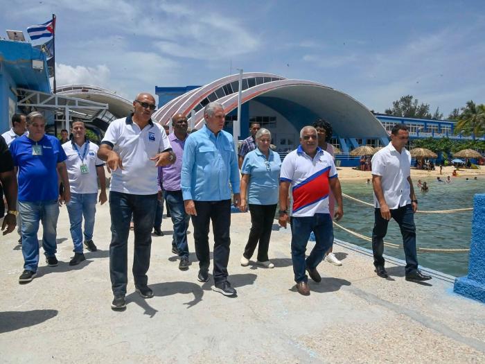 Recorre Díaz-Canel CSO Félix Elmuza, en el Náutico