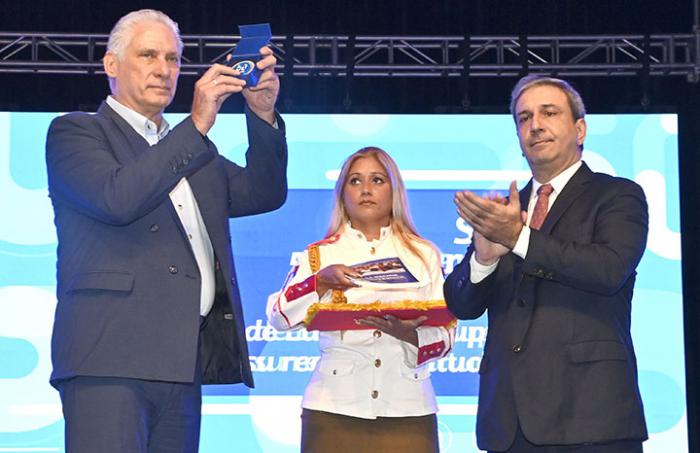 Díaz-Canel en celebración aniversario 50 del MES