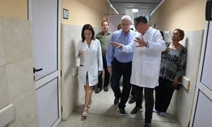 Visita de Díaz-Canel a Hospital Ginecobstétrico Ramón González Coro