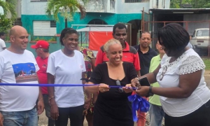 Al acto de inauguración asistieron Mai Lin Alberty Arozarena, primera secretaria del Comité Municipal del Partido Comunista de Cuba en el Cerro; y Elena Luis Rodríguez, intendente del territorio.